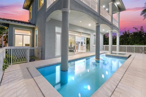 House in Marco Island, Florida 4 bedrooms, 204.2 sq.m. № 2028160 - photo 9