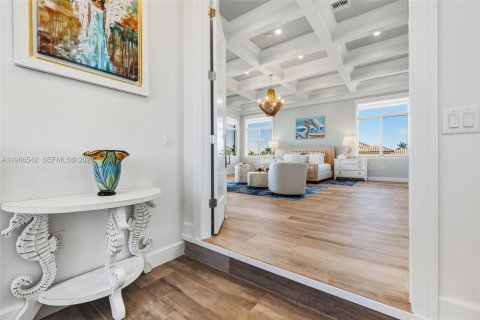 House in Marco Island, Florida 4 bedrooms, 204.2 sq.m. № 2028160 - photo 18