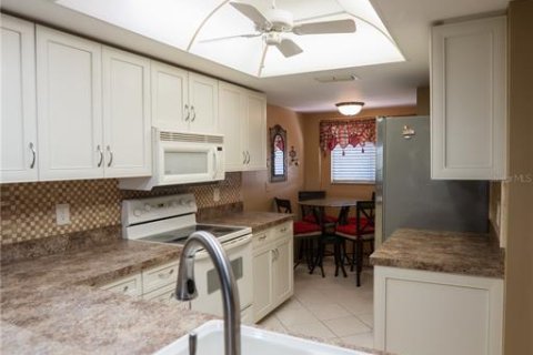 Copropriété à vendre à Tarpon Springs, Floride: 2 chambres, 104.52 m2 № 1772795 - photo 11