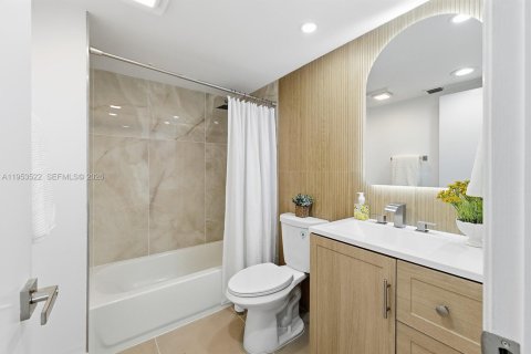 Copropriété à vendre à Pembroke Pines, Floride: 2 chambres, 110.74 m2 № 2010220 - photo 25