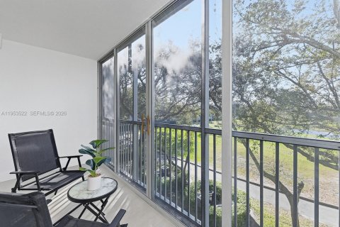 Copropriété à vendre à Pembroke Pines, Floride: 2 chambres, 110.74 m2 № 2010220 - photo 27