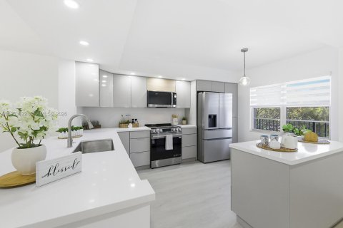 Condo à Pembroke Pines, Floride, 2 chambres  № 2010220