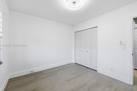 Copropriété à vendre à Pembroke Pines, Floride: 2 chambres, 110.74 m2 № 2010220 - photo 22