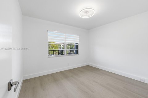 Copropriété à vendre à Pembroke Pines, Floride: 2 chambres, 110.74 m2 № 2010220 - photo 21