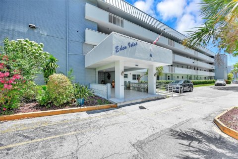 Condominio en venta en North Miami Beach, Florida, 2 dormitorios, 103.12 m2 № 1938388 - foto 28