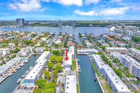 Condominio en venta en North Miami Beach, Florida, 2 dormitorios, 103.12 m2 № 1938388 - foto 30