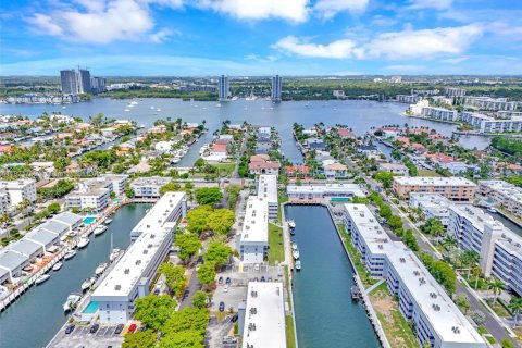 Condominio en venta en North Miami Beach, Florida, 2 dormitorios, 103.12 m2 № 1938388 - foto 29