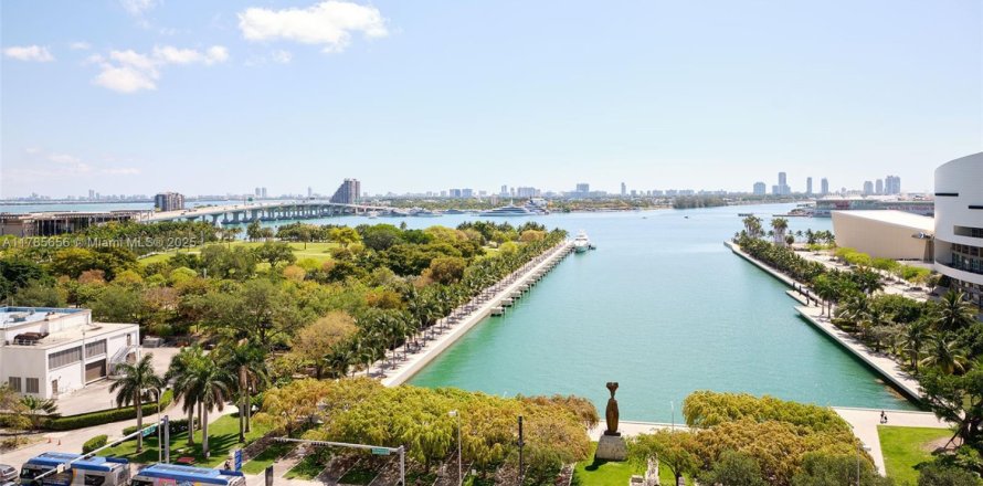 Condo in Miami, Florida, 2 bedrooms № 1862853