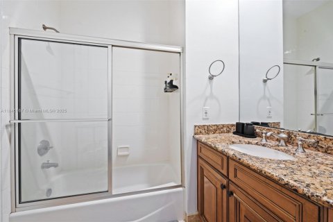 Townhouse in Boca Raton, Florida 3 bedrooms, 302.4 sq.m. № 1872626 - photo 21