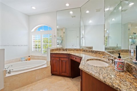 Townhouse in Boca Raton, Florida 3 bedrooms, 302.4 sq.m. № 1872626 - photo 16
