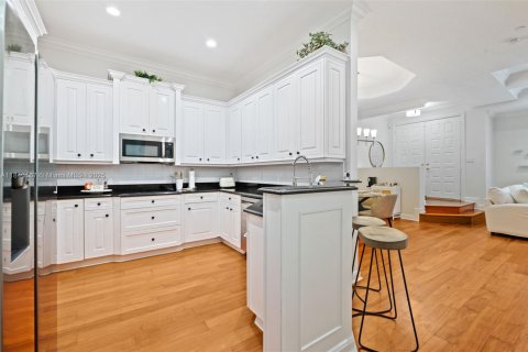 Townhouse in Boca Raton, Florida 3 bedrooms, 302.4 sq.m. № 1872626 - photo 8