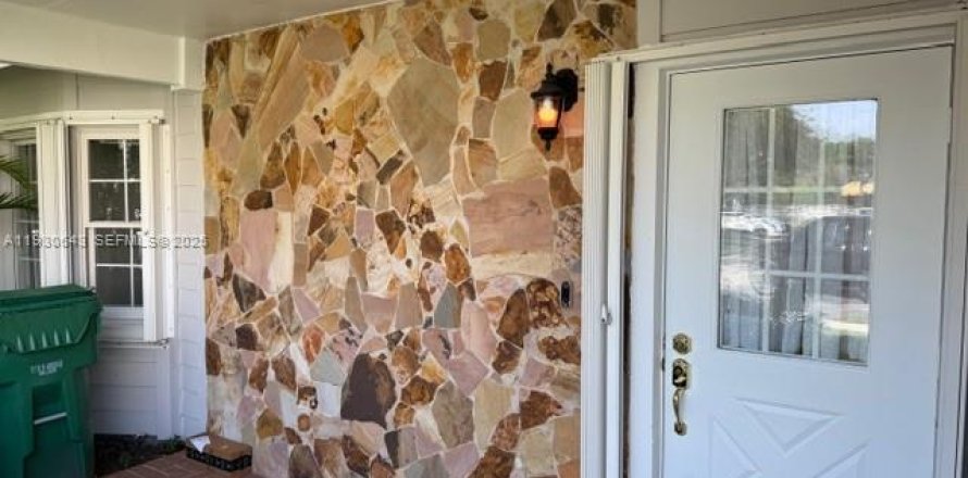 Таунхаус в Майами, Флорида 2 спальни, 119.38м2 № 1989428