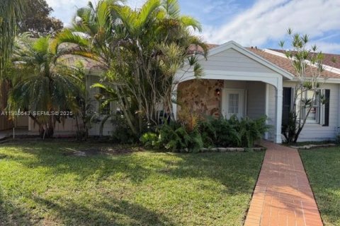 Снять в аренду таунхаус в Майами, Флорида 2 спальни, 119.38м2, № 1989428 - фото 4