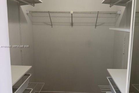 Снять в аренду таунхаус в Майами, Флорида 2 спальни, 119.38м2, № 1989428 - фото 11