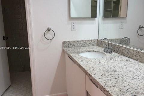 Снять в аренду таунхаус в Майами, Флорида 2 спальни, 119.38м2, № 1989428 - фото 9