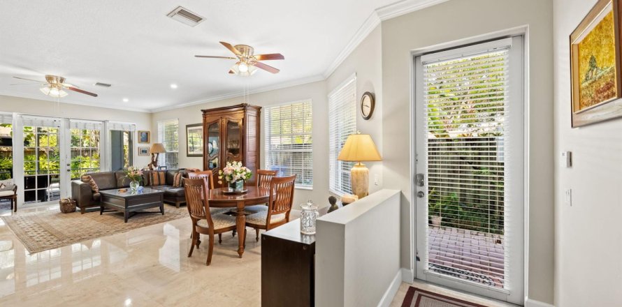 Townhouse in Fort Lauderdale, Florida 3 bedrooms, 196.77 sq.m. № 2343813