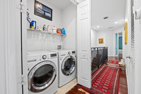 Townhouse in Fort Lauderdale, Florida 3 bedrooms, 196.77 sq.m. № 2343813 - photo 23