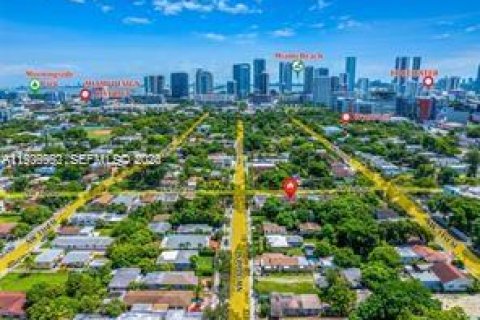 Propiedad comercial en Miami, Florida № 2054874
