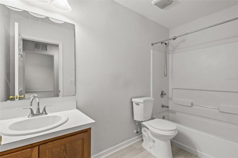 Townhouse in Valrico, Florida 3 bedrooms, 146.14 sq.m. № 2237499 - photo 27