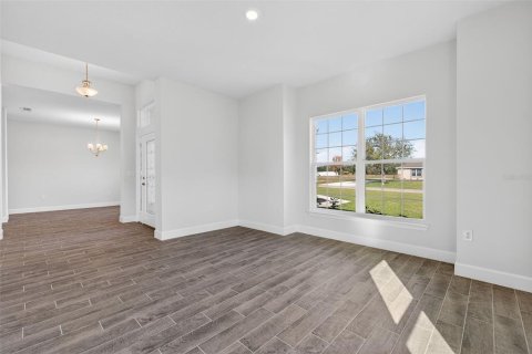 House in Dade City, Florida 4 bedrooms, 216.46 sq.m. № 2200530 - photo 15