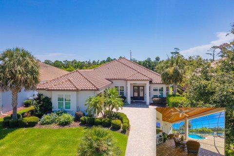 House in Palm Coast, Florida 3 bedrooms, 223.89 sq.m. № 1813062 - photo 1
