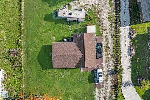 House in Fort Myers, Florida 3 bedrooms, 128.21 sq.m. № 1927053 - photo 16