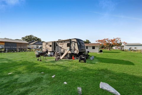 House in Fort Myers, Florida 3 bedrooms, 128.21 sq.m. № 1927053 - photo 20