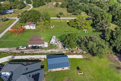 House in Fort Myers, Florida 3 bedrooms, 128.21 sq.m. № 1927053 - photo 23