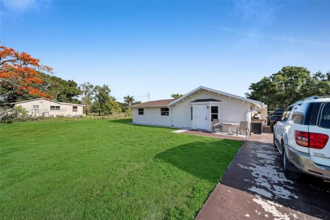 House in Fort Myers, Florida 3 bedrooms, 128.21 sq.m. № 1927053 - photo 22