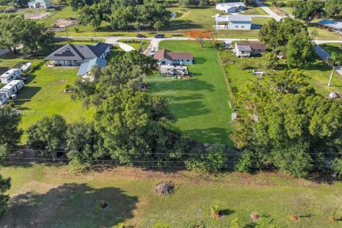 House in Fort Myers, Florida 3 bedrooms, 128.21 sq.m. № 1927053 - photo 24