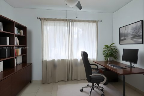 Villa ou maison à vendre à Hollywood, Floride: 3 chambres, 140.47 m2 № 1896970 - photo 15