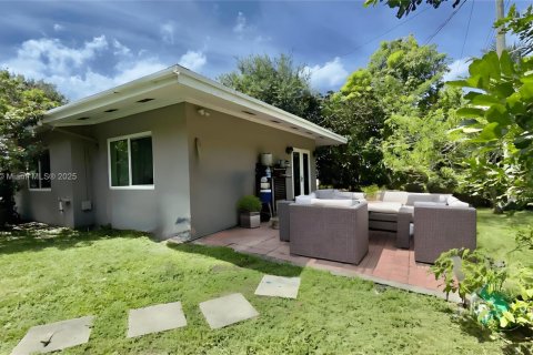 Villa ou maison à vendre à Hollywood, Floride: 3 chambres, 140.47 m2 № 1896970 - photo 2