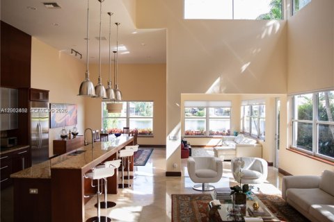 Снять в аренду виллу или дом в Бока-Ратон, Флорида 3 спальни, 229.65м2, № 2066893 - фото 3