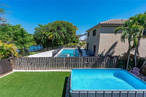 House in Cutler Bay, Florida 4 bedrooms, 187.66 sq.m. № 1878846 - photo 5