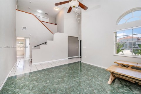 House in Cutler Bay, Florida 4 bedrooms, 187.66 sq.m. № 1878846 - photo 15