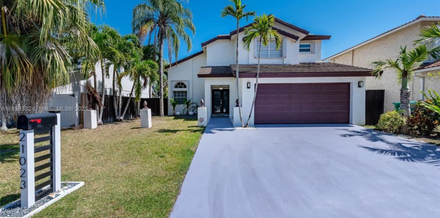 House in Cutler Bay, Florida 4 bedrooms, 187.66 sq.m. № 1878846