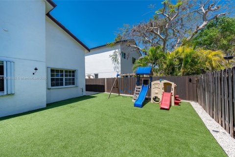 House in Cutler Bay, Florida 4 bedrooms, 187.66 sq.m. № 1878846 - photo 2