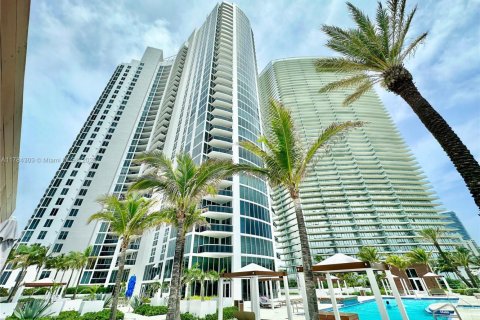 Condo in Sunny Isles Beach, Florida, 3 bedrooms  № 1638622 - photo 29