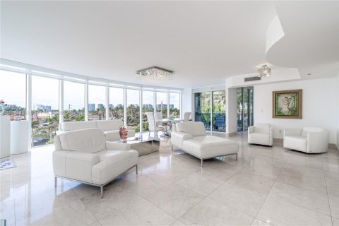 Condo in Sunny Isles Beach, Florida, 3 bedrooms  № 1638622 - photo 10