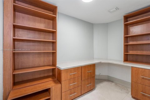 Condo in Sunny Isles Beach, Florida, 3 bedrooms  № 1638622 - photo 19