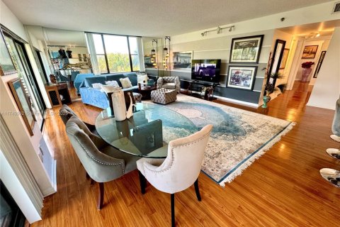 Condominio en venta en Hollywood, Florida, 2 dormitorios, 124.86 m2 № 1811781 - foto 9