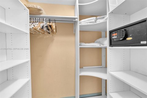 Copropriété à vendre à Sunny Isles Beach, Floride: 3 chambres, 134.43 m2 № 2068192 - photo 24