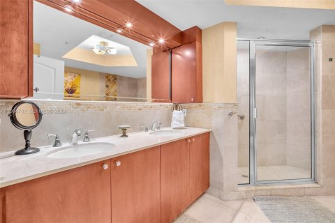 Copropriété à vendre à Sunny Isles Beach, Floride: 3 chambres, 134.43 m2 № 2068192 - photo 19