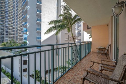 Copropriété à vendre à Sunny Isles Beach, Floride: 3 chambres, 134.43 m2 № 2068192 - photo 27