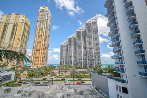 Copropriété à vendre à Sunny Isles Beach, Floride: 3 chambres, 134.43 m2 № 2068192 - photo 14