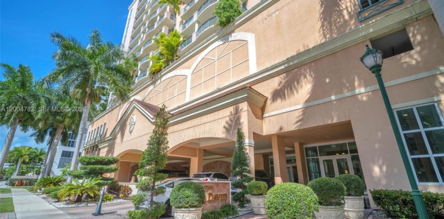 Condo à Sunny Isles Beach, Floride, 3 chambres  № 2068192