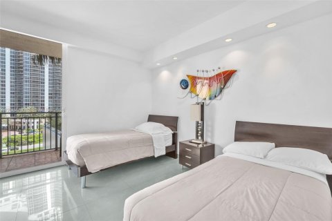 Copropriété à vendre à Sunny Isles Beach, Floride: 3 chambres, 134.43 m2 № 2068192 - photo 30