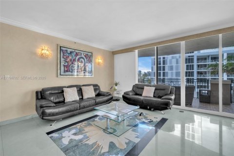 Copropriété à vendre à Sunny Isles Beach, Floride: 3 chambres, 134.43 m2 № 2068192 - photo 3