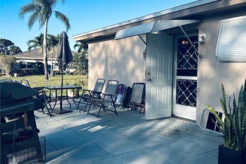 House in Delray Beach, Florida 2 bedrooms, 105.63 sq.m. № 2031799 - photo 7