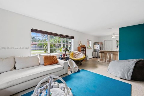 House in Fort Lauderdale, Florida 2 bedrooms, 92.16 sq.m. № 1984787 - photo 4